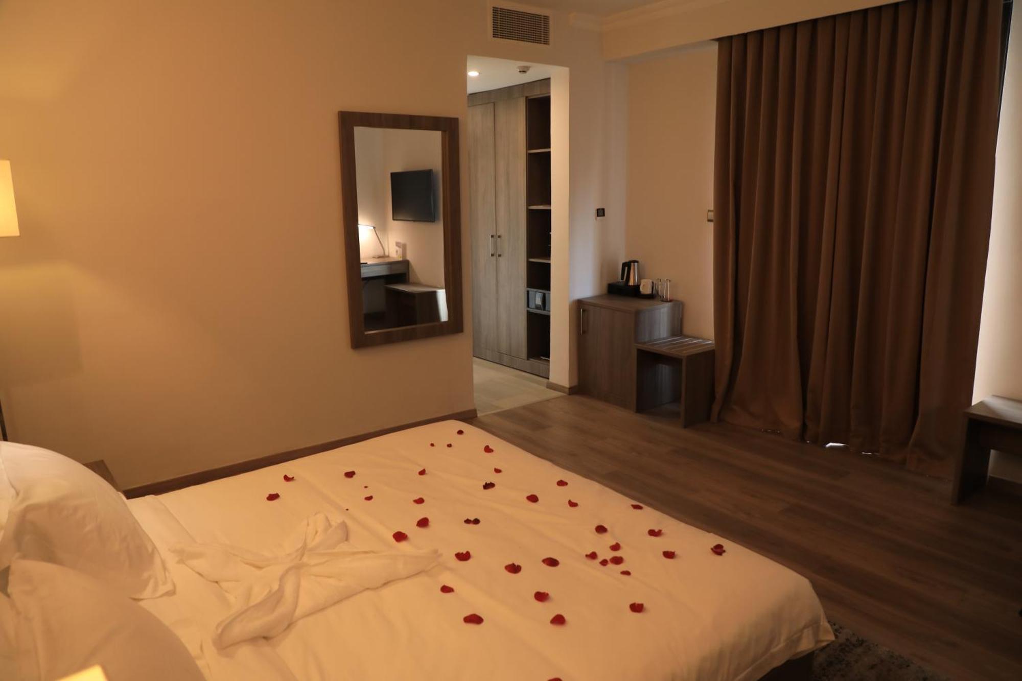 אדיס אבבה Th Bonroyal Hotel מראה חיצוני תמונה